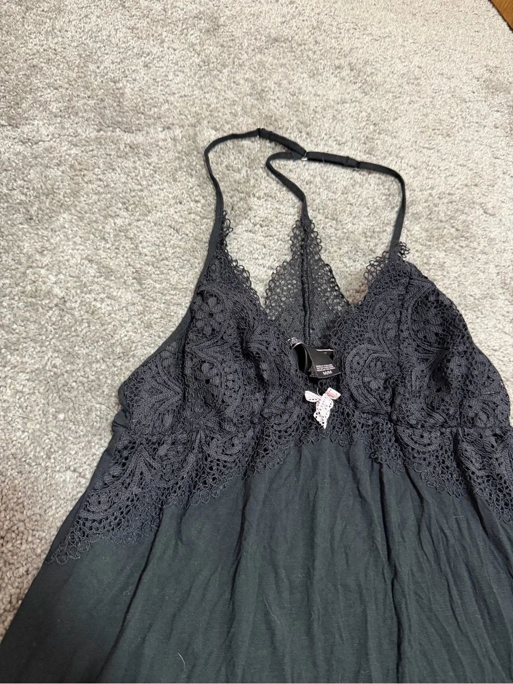 Victoria Secret Black Lace Nightgown Dress Size Medium Black adjustable strap - Picture 2 of 7